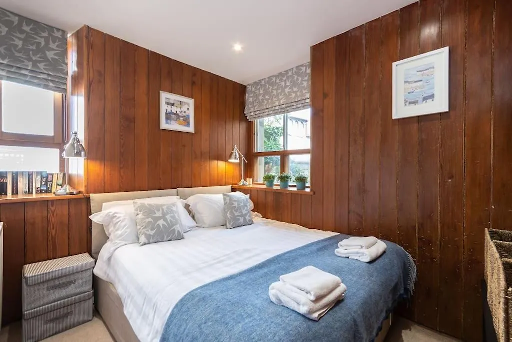 Holiday home The Converted Stables - A Characterful Mews House Villa Edinburgh United Kingdom