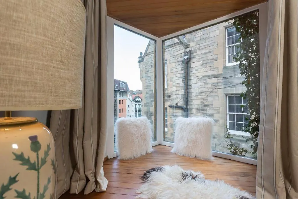 Holiday home The Converted Stables - A Characterful Mews House Villa Edinburgh