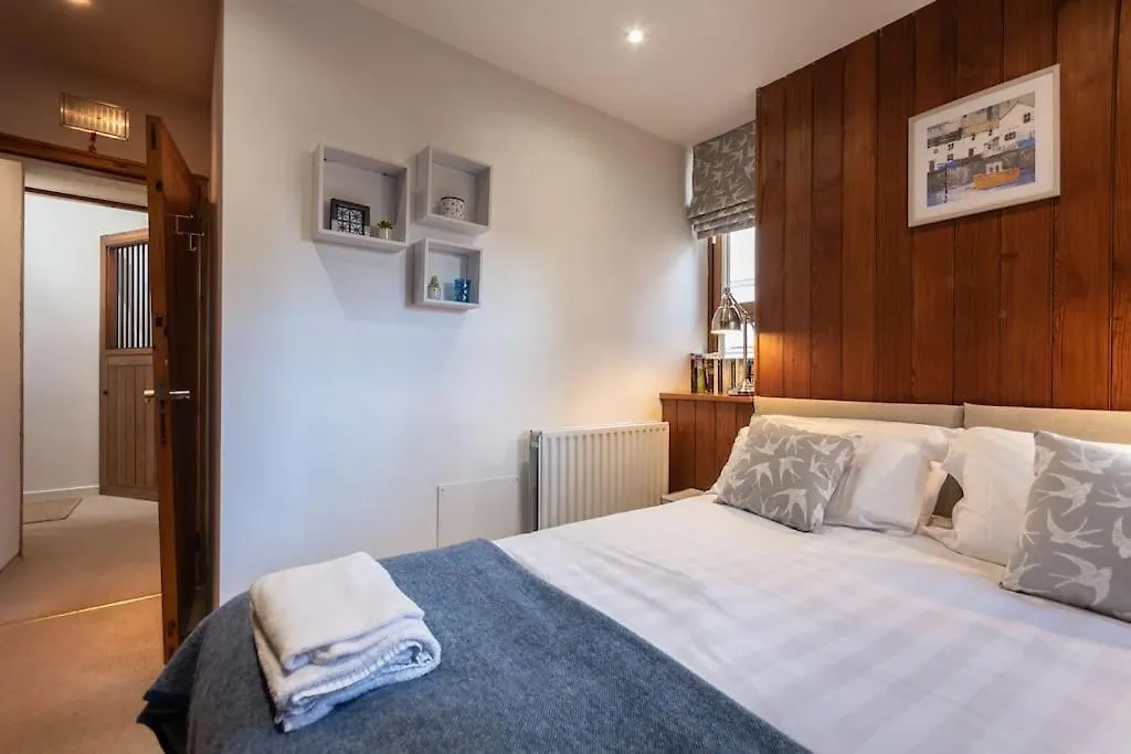 The Converted Stables - A Characterful Mews House Villa Edinburgh Holiday home