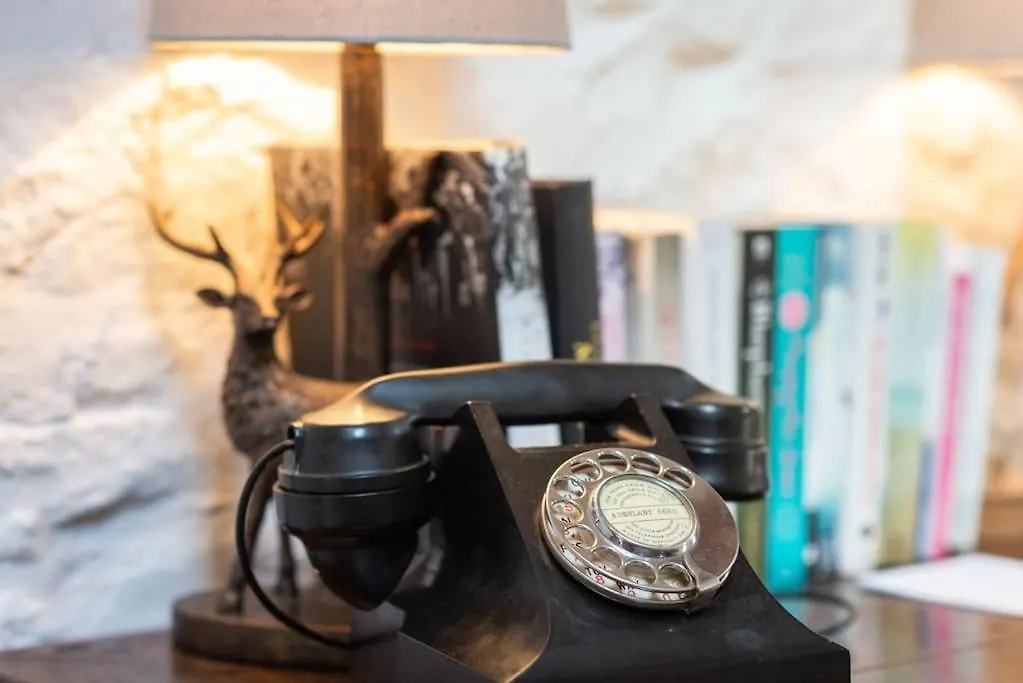 The Converted Stables - A Characterful Mews House Villa Edinburgh 0*,  United Kingdom